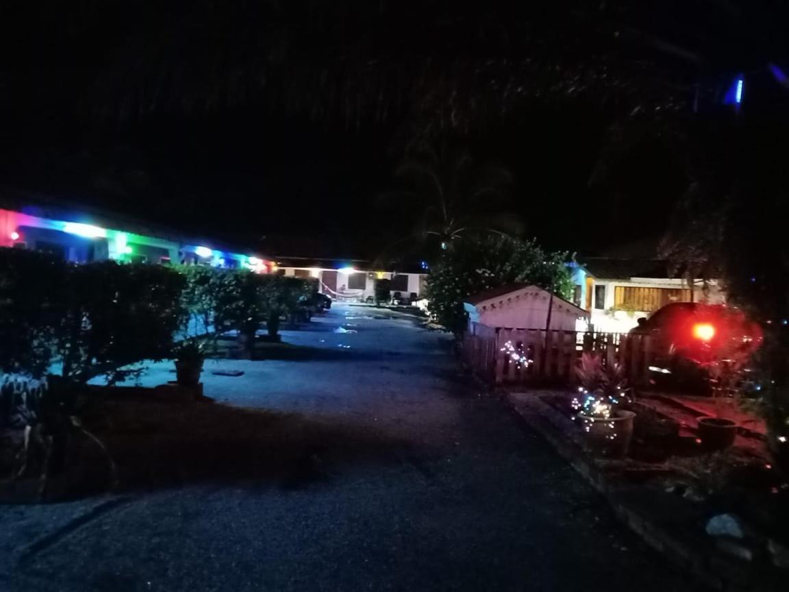 Albergue Rainbow Bed N Bfast Pantai Cenang  Exterior foto
