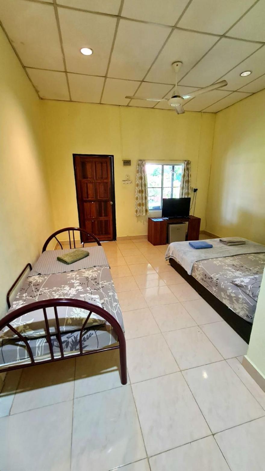 Albergue Rainbow Bed N Bfast Pantai Cenang  Exterior foto
